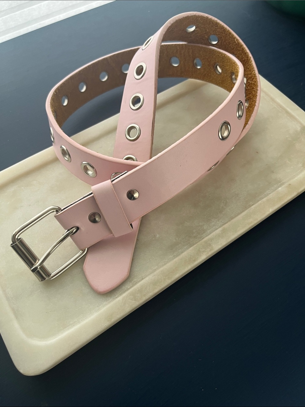 Leather grommet belt